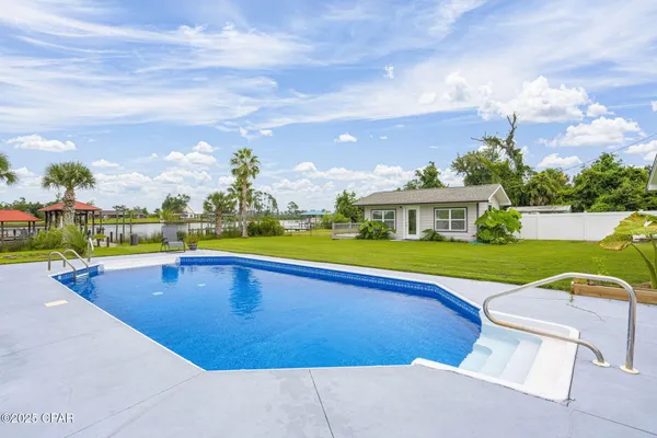 $675,000 | 7122 Bay Crest Road, Southport, FL 32409
