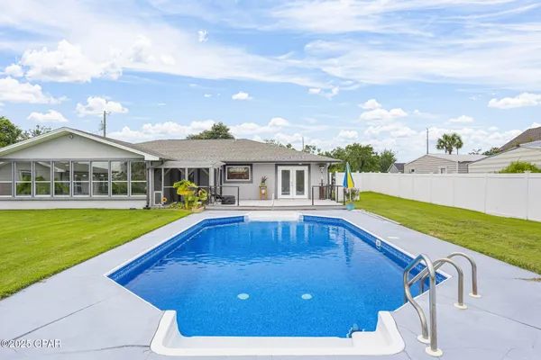 $675,000 | 7122 Bay Crest Road, Southport, FL 32409