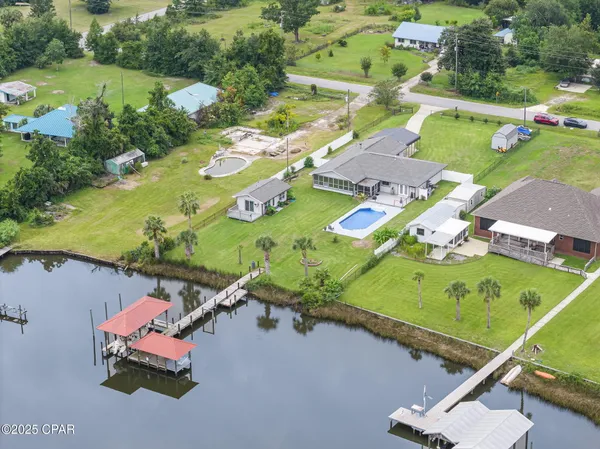 $675,000 | 7122 Bay Crest Road, Southport, FL 32409
