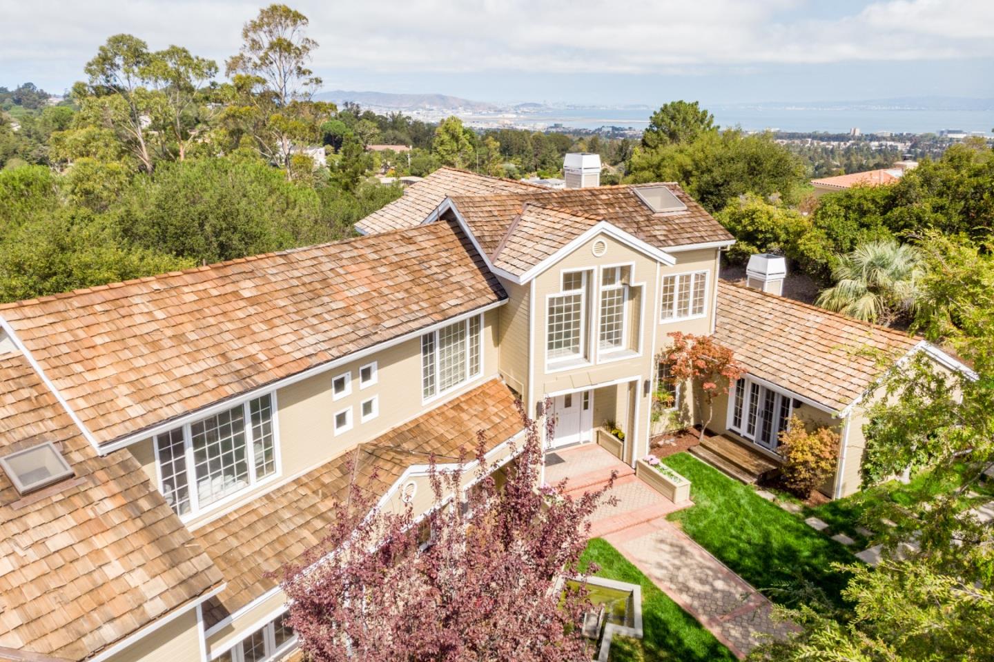 1360 Southdown Road Hillsborough, CA 94010 - Photo 1 of 12 Gallery Image 1