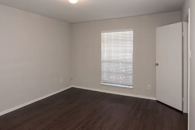 $995 | 12500 Sandpiper Drive, Unit 206, Houston, TX 77035