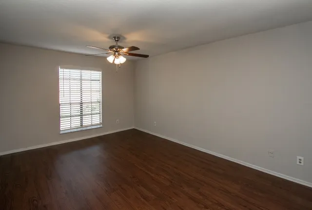 $995 | 12500 Sandpiper Drive, Unit 206, Houston, TX 77035