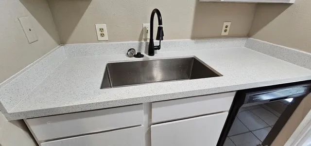 $995 | 12500 Sandpiper Drive, Unit 206, Houston, TX 77035