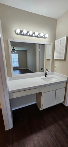 $995 | 12500 Sandpiper Drive, Unit 206, Houston, TX 77035