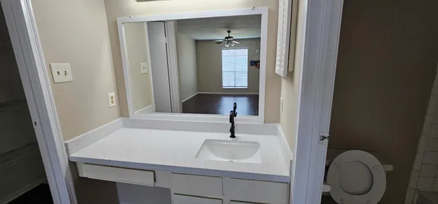 $995 | 12500 Sandpiper Drive, Unit 206, Houston, TX 77035