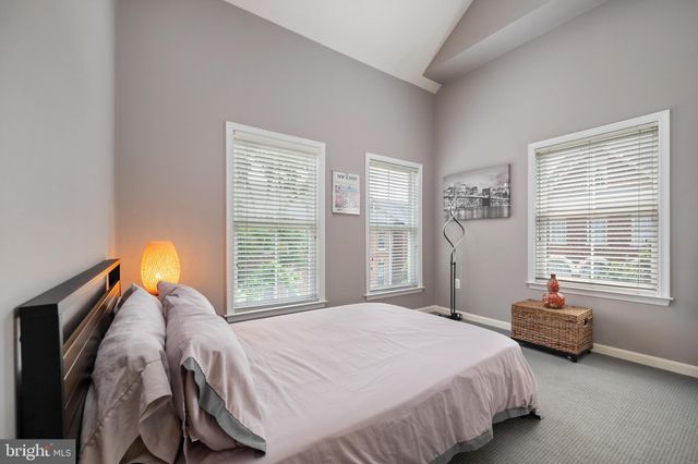 $1,000,000 | 5228 Brawner Place, Alexandria, VA 22304