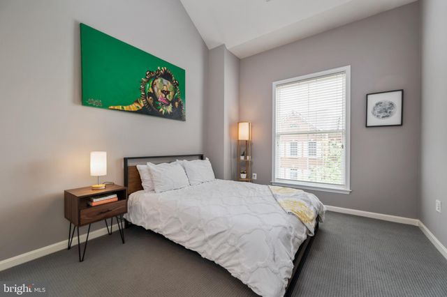 $1,000,000 | 5228 Brawner Place, Alexandria, VA 22304