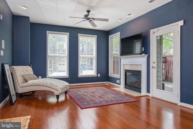 $1,000,000 | 5228 Brawner Place, Alexandria, VA 22304