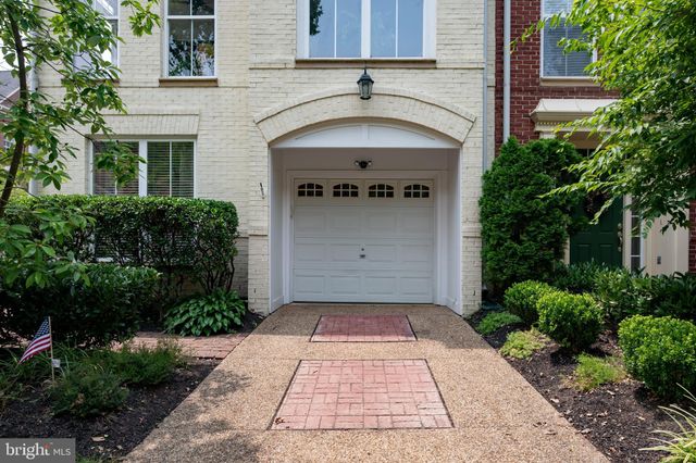 $1,000,000 | 5228 Brawner Place, Alexandria, VA 22304