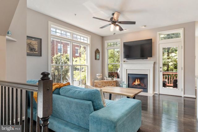 $1,000,000 | 5228 Brawner Place, Alexandria, VA 22304