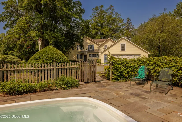 $1,259,000 | 797 Western Road, Schodack, NY 12033