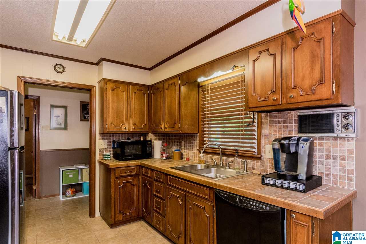 500 Shades Crest Road Bessemer, AL 35022 - Photo 12 of 38