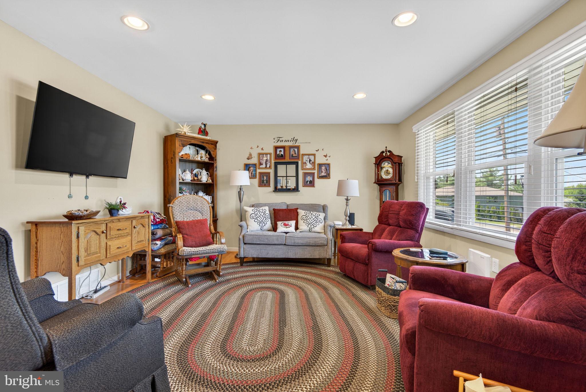 24 Snyder Hill Road Lititz, PA 17543 - Photo 5 of 30