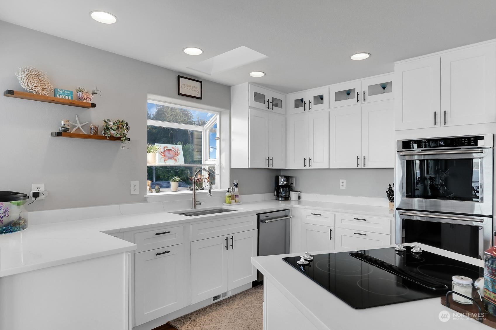 209 Iverson Road Camano Island, WA 98282 - Photo 20 of 40 Gallery Image 20