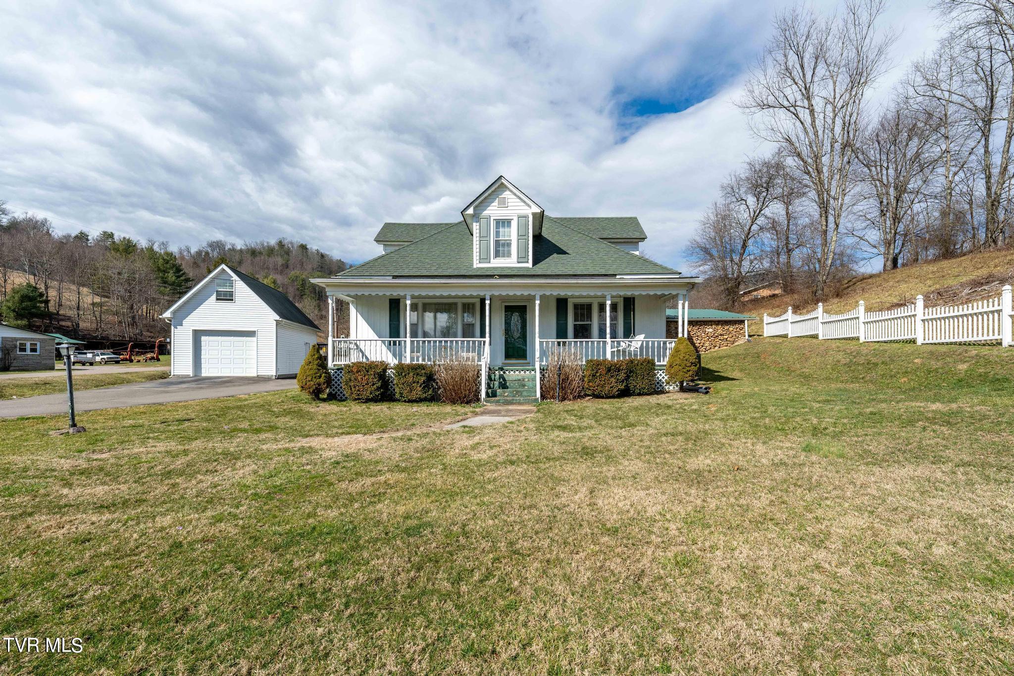 1895 Pine Orchard Road Butler, TN 37640 - Photo 1 of 51 1895 Pine Orchard Road (13 of 56)