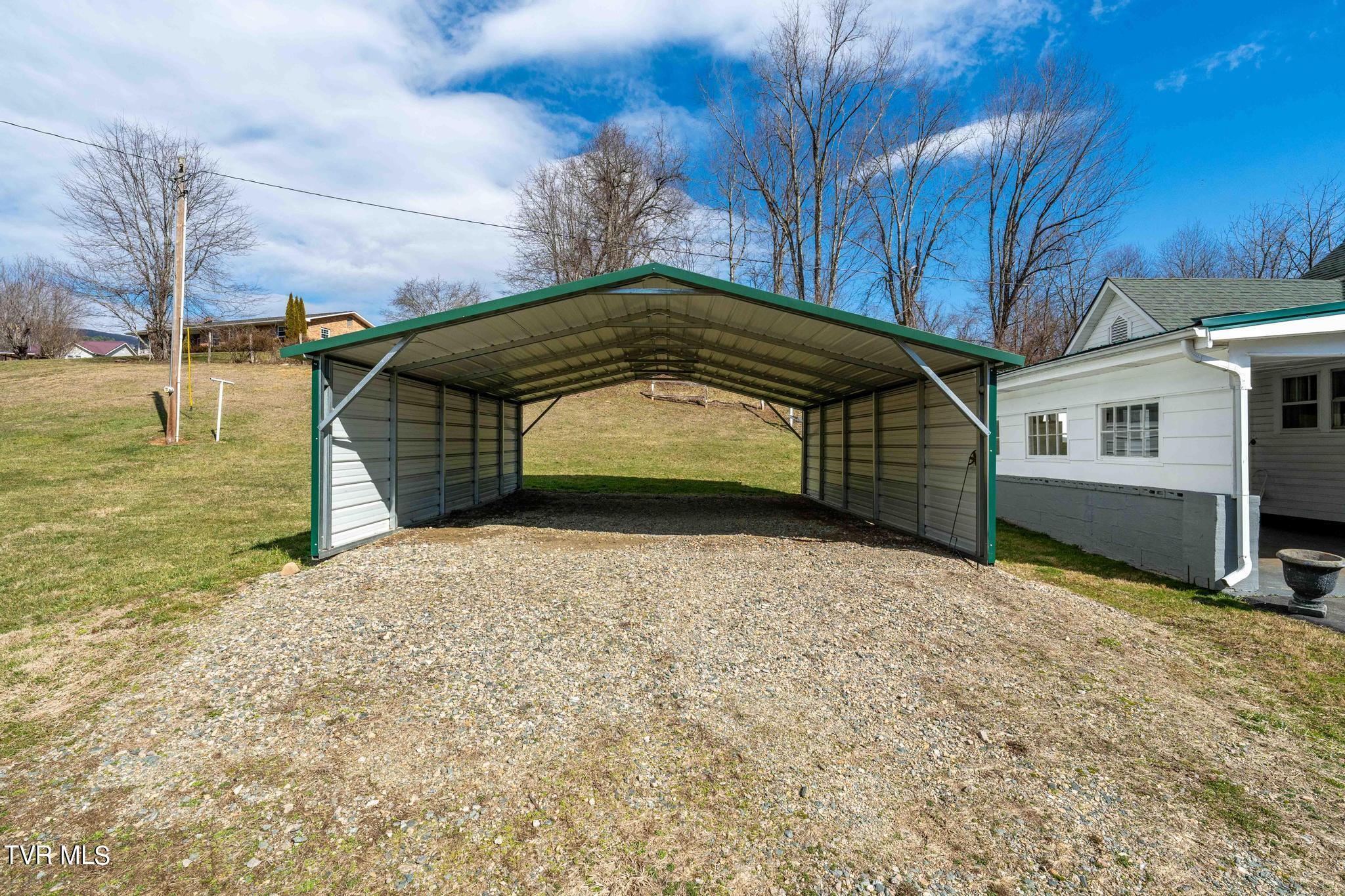 1895 Pine Orchard Road Butler, TN 37640 - Photo 10 of 51 1895 Pine Orchard Road (8 of 56)