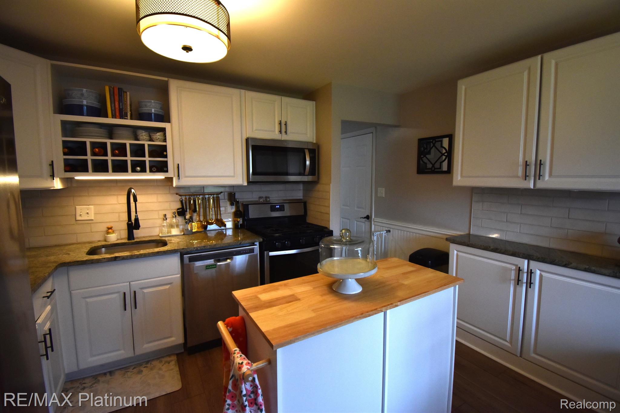 329 Gamma Road Walled Lake, MI 48390 - Photo 6 of 18 Gallery Image 6