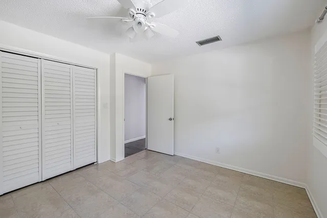 $2,000 | 600 Royal Palm Boulevard, Unit 6A, Vero Beach, FL 32960