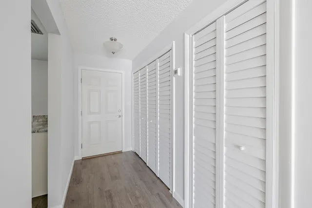 $2,000 | 600 Royal Palm Boulevard, Unit 6A, Vero Beach, FL 32960