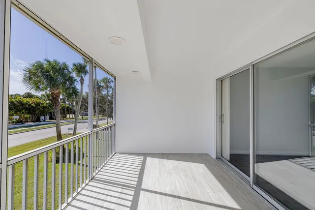 $2,000 | 600 Royal Palm Boulevard, Unit 6A, Vero Beach, FL 32960