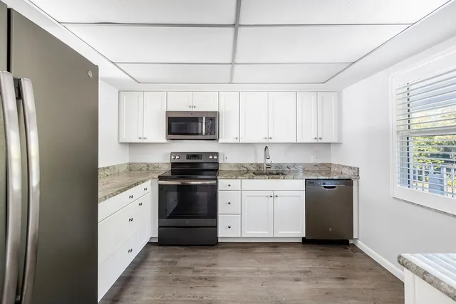 $2,000 | 600 Royal Palm Boulevard, Unit 6A, Vero Beach, FL 32960