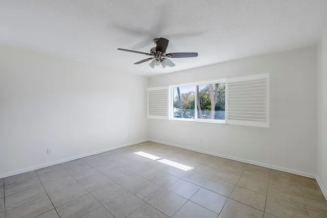 $2,000 | 600 Royal Palm Boulevard, Unit 6A, Vero Beach, FL 32960