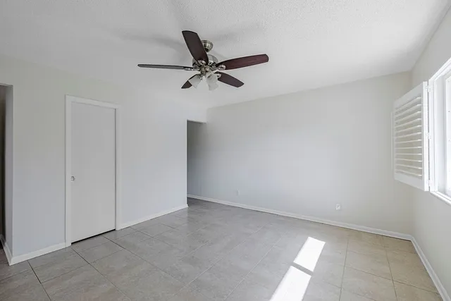 $2,000 | 600 Royal Palm Boulevard, Unit 6A, Vero Beach, FL 32960