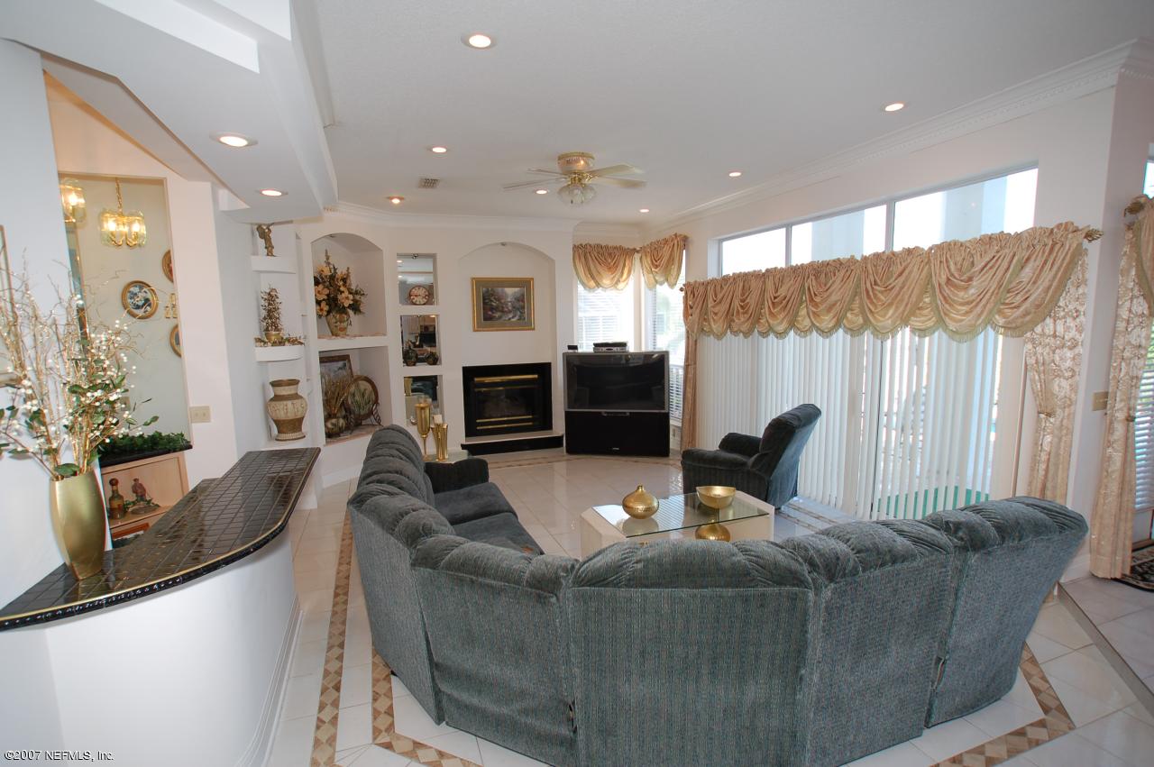 8240 Chester Lake Road North Jacksonville, FL 32256 - Photo 4 of 10 Family Room