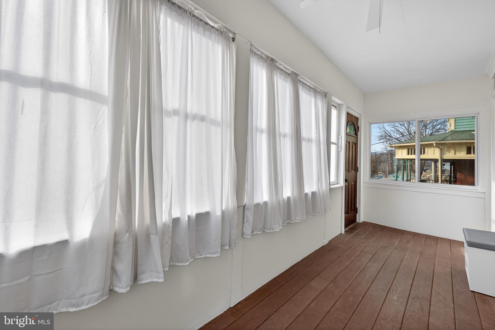 709 East Potomac Street Brunswick, MD 21716 - Photo 4 of 47