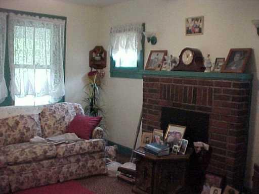 389 Quiet Dell Road Aleppo, PA 15310 - Photo 3 of 6 Other.