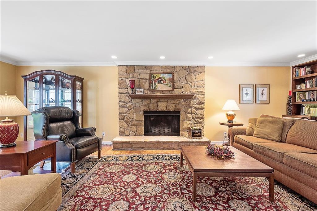 28 Easton Road Pittsburgh, PA 15238 - Photo 5 of 11 Gallery Image 5