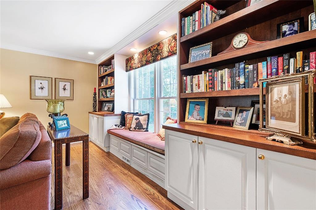 28 Easton Road Pittsburgh, PA 15238 - Photo 6 of 11 Gallery Image 6