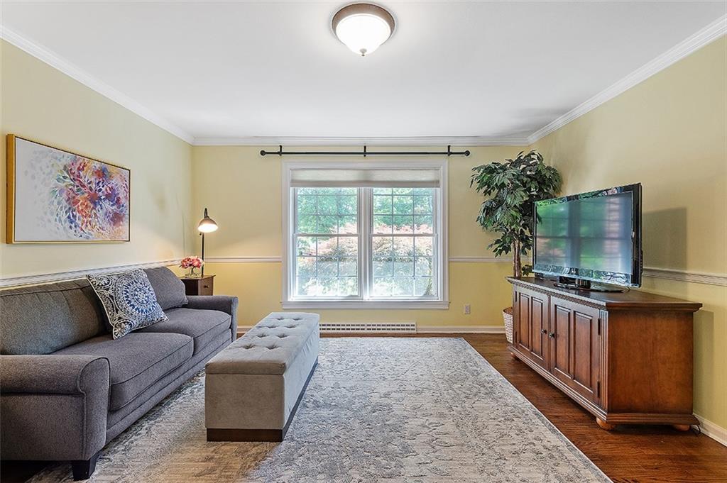 28 Easton Road Pittsburgh, PA 15238 - Photo 7 of 11 Gallery Image 7