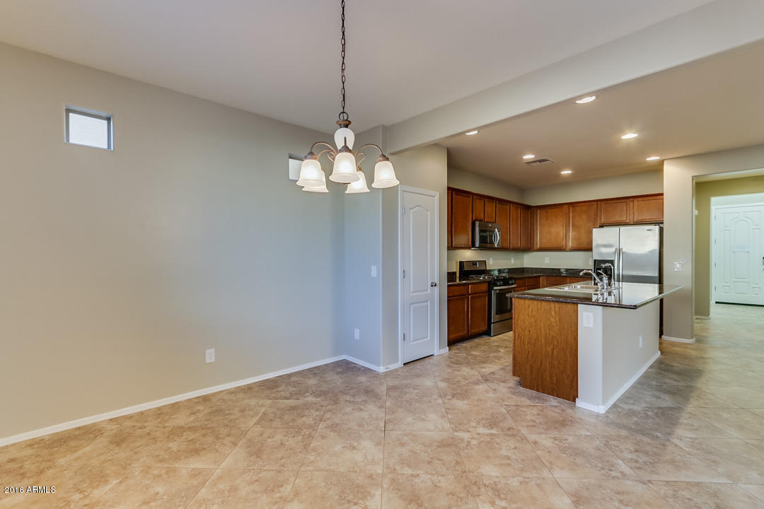 2125 South Martingale Road Gilbert, AZ 85295 - Photo 11 of 41 Martingale-15