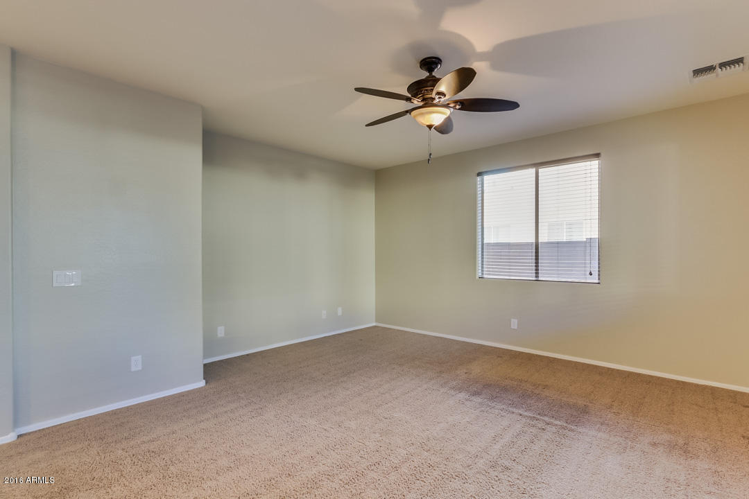 2125 South Martingale Road Gilbert, AZ 85295 - Photo 12 of 41 Martingale-16