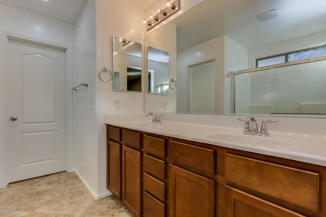 2125 South Martingale Road Gilbert, AZ 85295 - Photo 26 of 41 Martingale-32