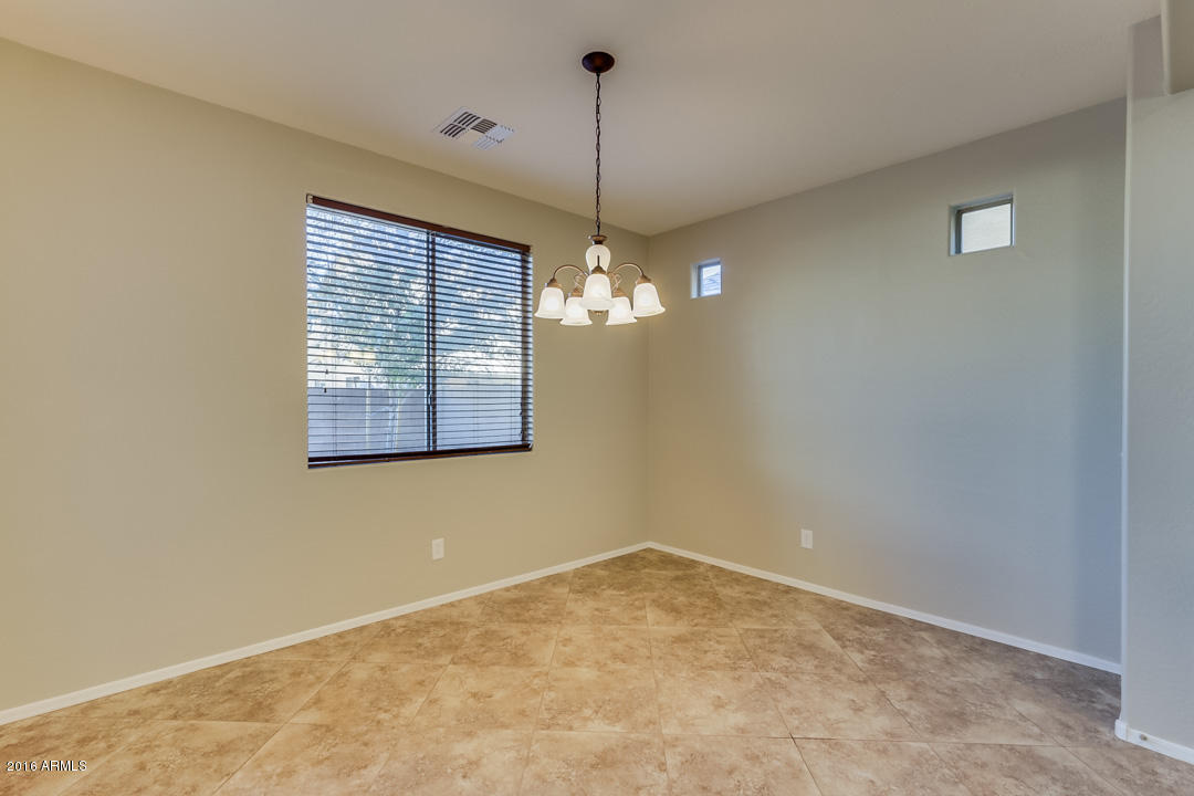 2125 South Martingale Road Gilbert, AZ 85295 - Photo 8 of 41 Martingale-12