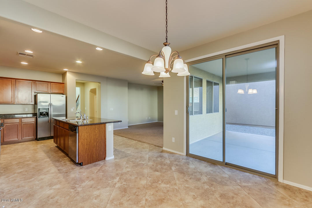 2125 South Martingale Road Gilbert, AZ 85295 - Photo 10 of 41 Martingale-14