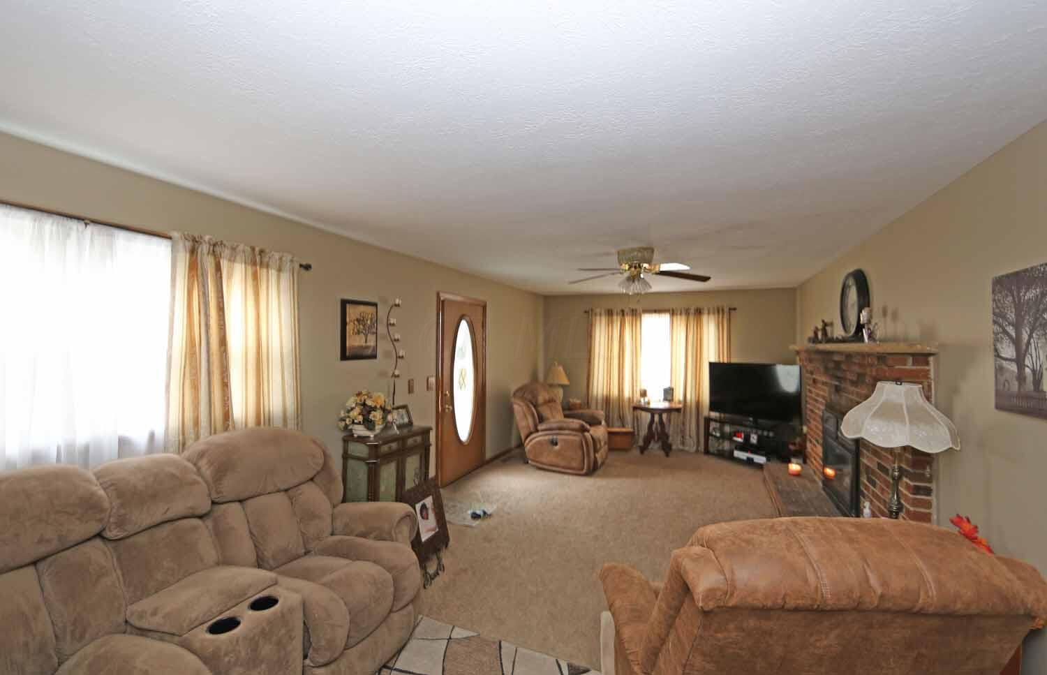 14608 Wooster Road Mount Vernon, OH 43050 - Photo 13 of 29 IMG_2346