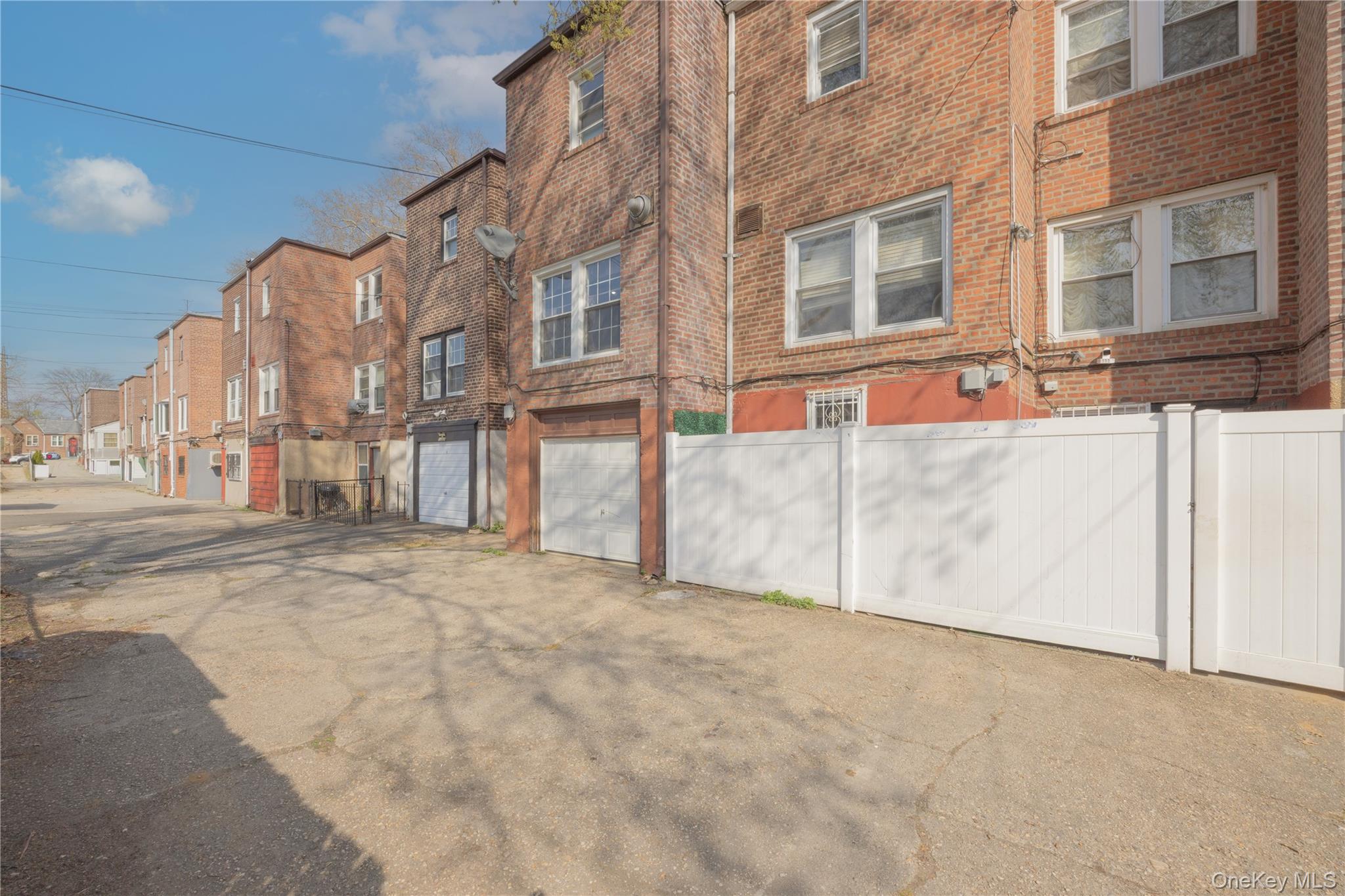 179-65 Selover Road Queens, NY 11434 - Photo 28 of 33 Shared driveway