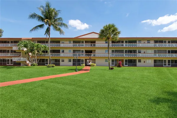 $1,700 | Beverly Hills, Hollywood, FL 33021