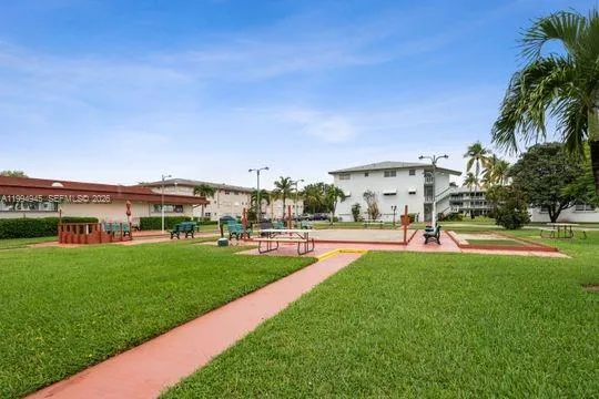 $1,700 | Beverly Hills, Hollywood, FL 33021