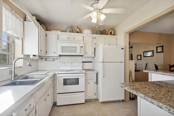 $1,700 | Beverly Hills, Hollywood, FL 33021