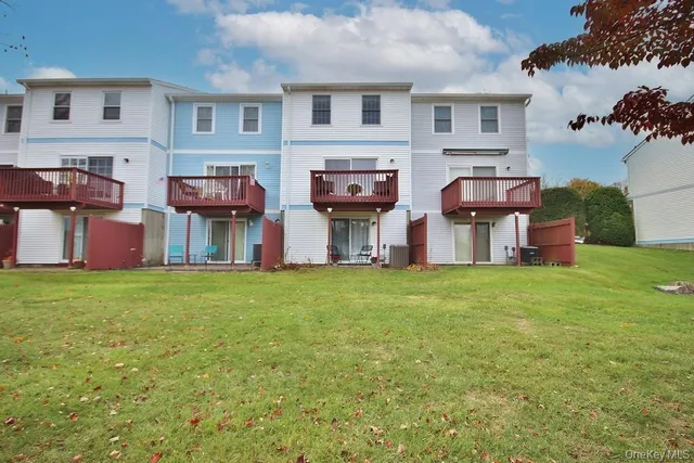 $475,000 | 902 Williamsburg Drive, Mahopac, NY 10541