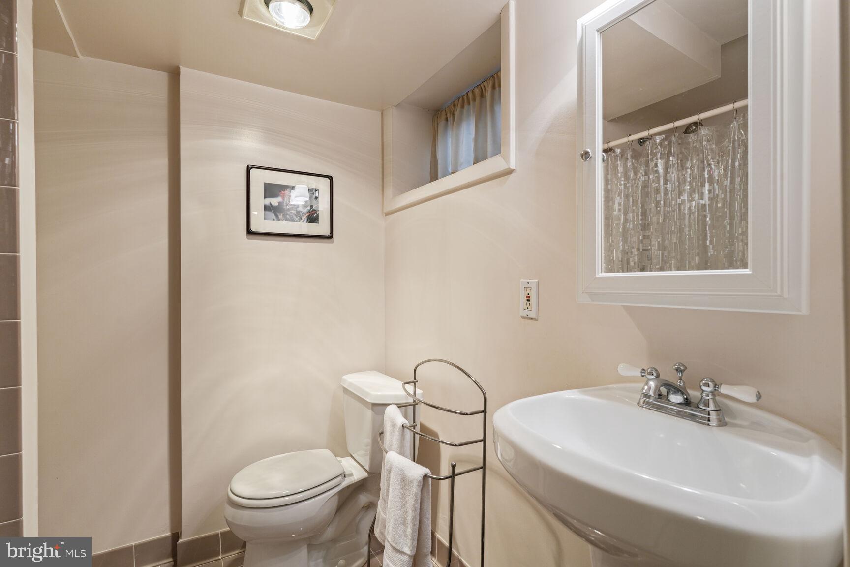9207 Summit Road Silver Spring, MD 20910 - Photo 18 of 20