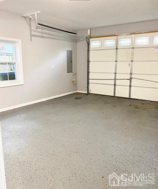 10 Idlewild Road Edison, NJ 08817 - Photo 21 of 21 an empty room with a empty space and windows