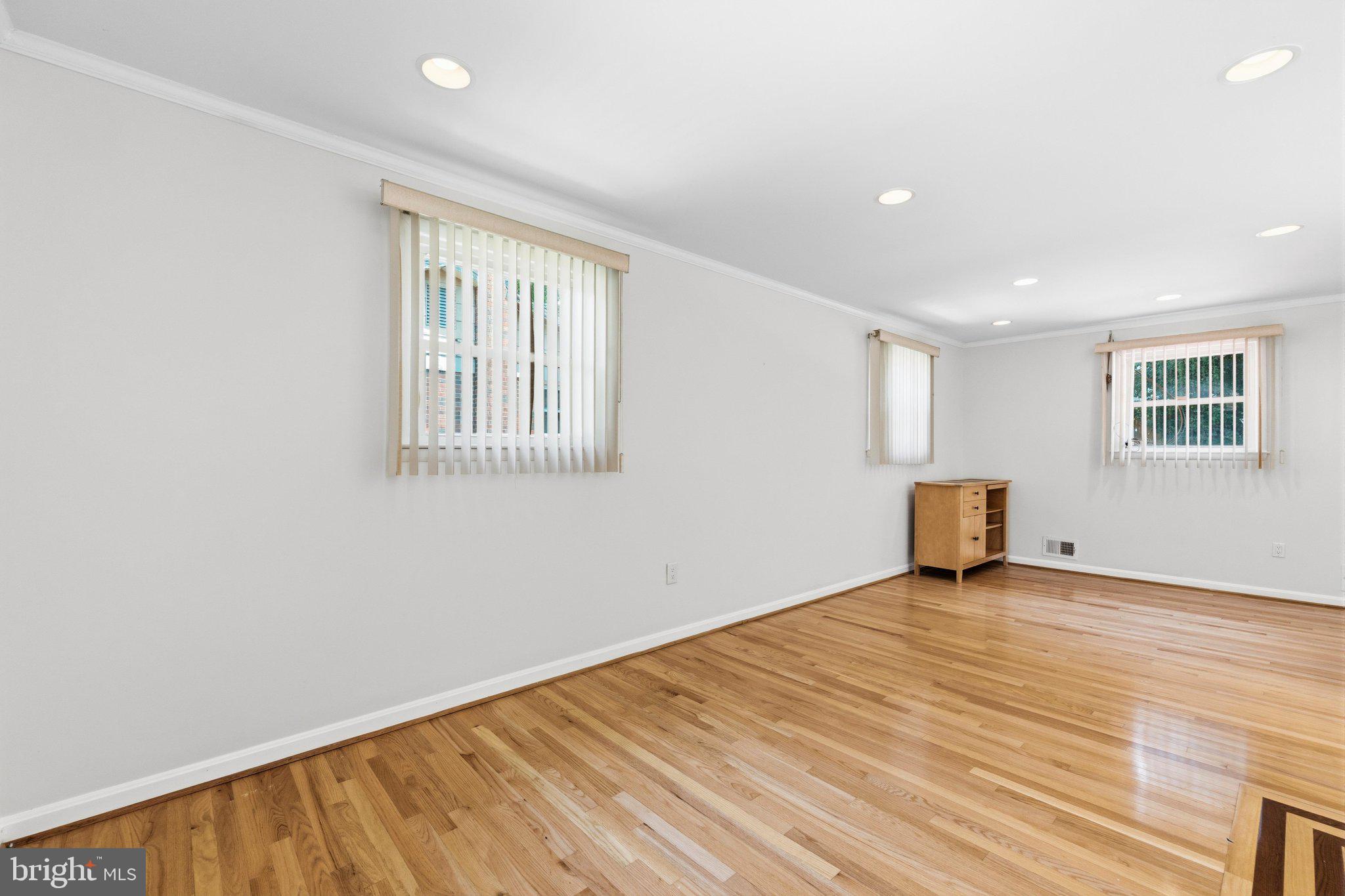 5804 Spell Road Clinton, MD 20735 - Photo 30 of 58 Light filled family room