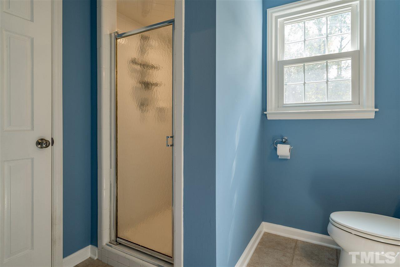 800 Hardimont Road Raleigh, NC 27609 - Photo 12 of 26 a bathroom with a toilet