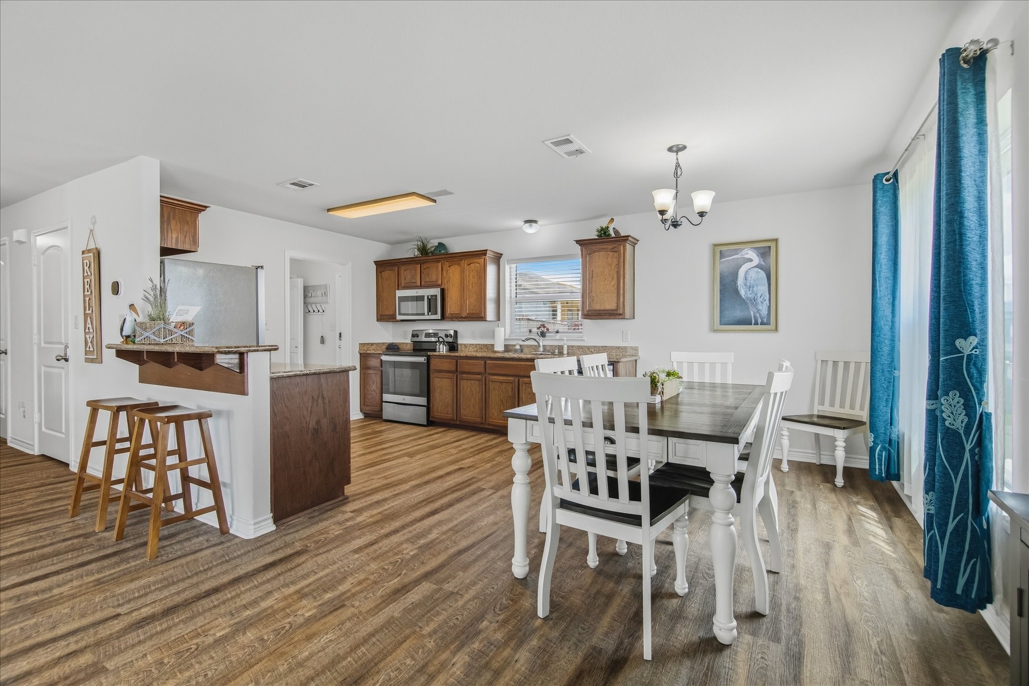 2619 Tide Road Crystal Beach, TX 77650 - Photo 14 of 50 Breakfast Bar