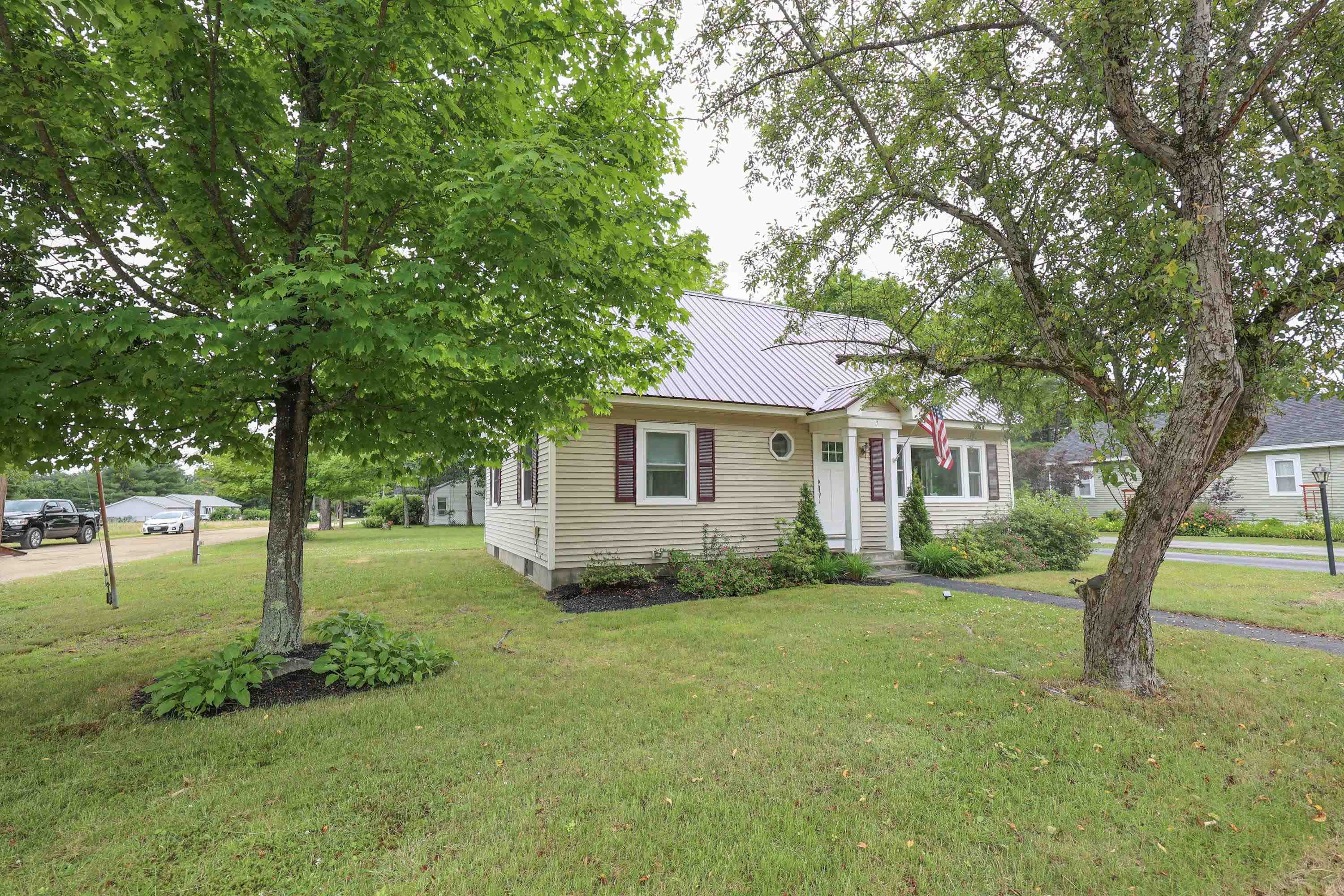 17 Lawrence Street Concord, NH 03301 - Photo 13 of 40